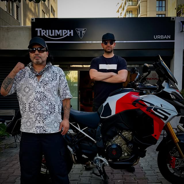 Tek atış, tek şans.
Duruş konuşur,
Anlayan anlar. 👊🏼🏍️

Baba Killa 🙌🏼🔥